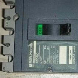 The Schneider Frame Circuit Breaker MTO8N1-3P 800A Mic 2.0A is standard with an AC